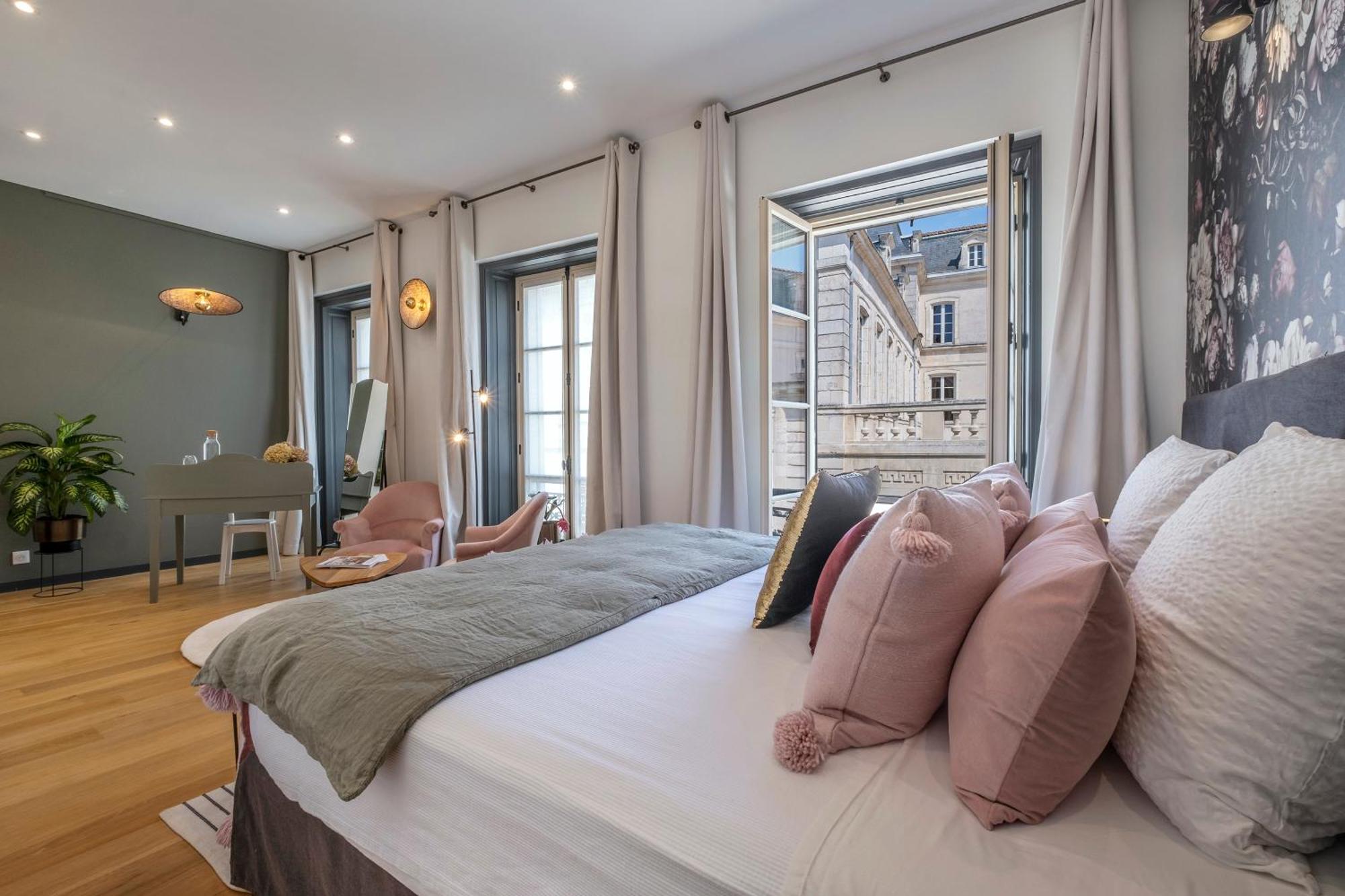 لا روشيل Escale Rochelaise B&B, Spa Bain Nordique Et Sauna Tonneau المظهر الخارجي الصورة